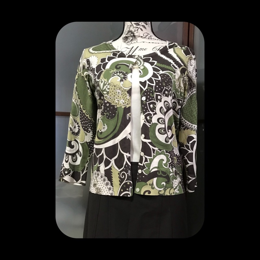 ANN TAYLOR Sweater Sz M. Great for springtime.